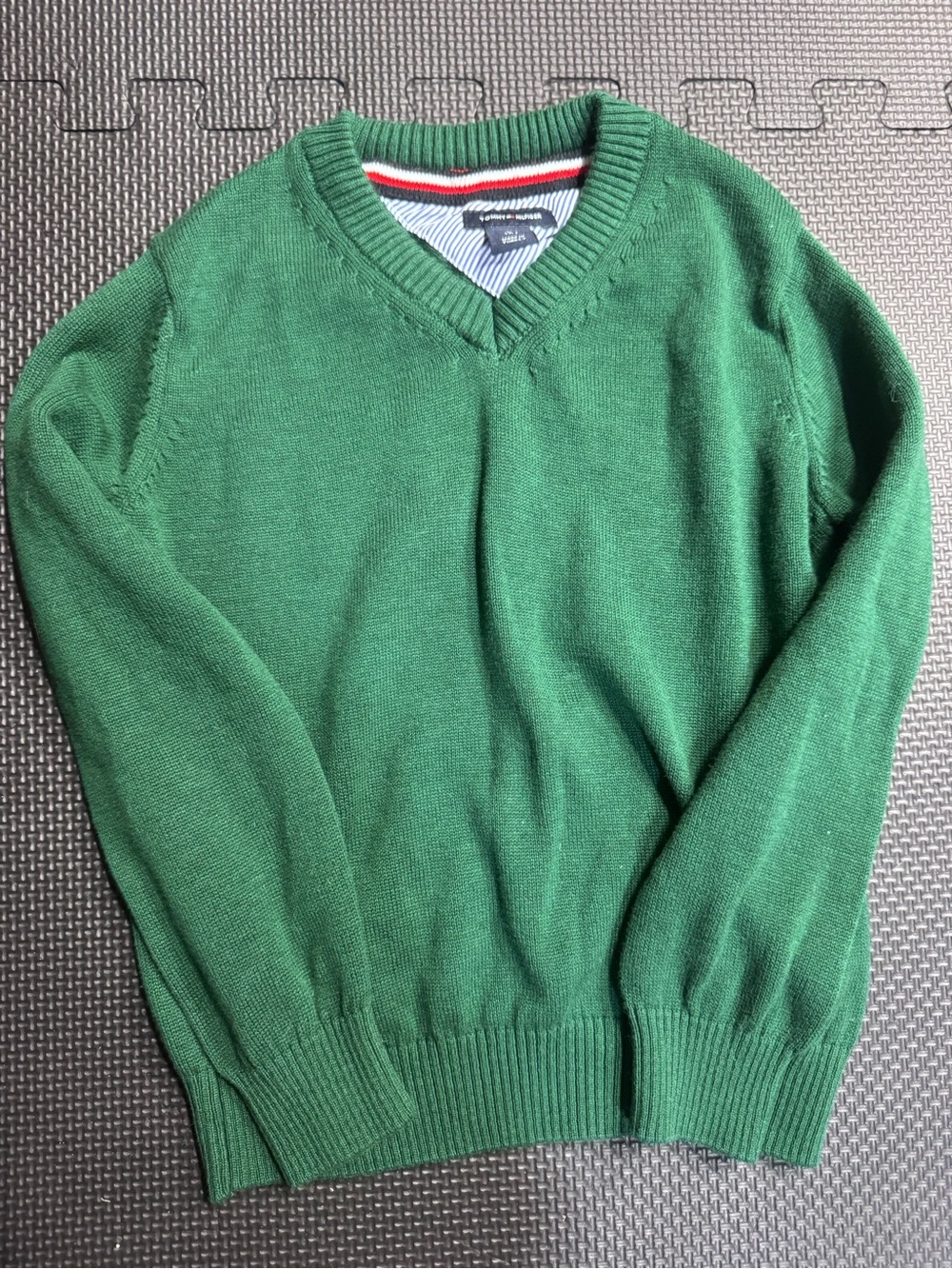 Tommy Hilfiger boys size 6 Green V-Neck Sweater